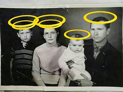 Это Я.ВАЛЕРА МОЯ МАМА ТАМАРА МОЙ ПАПА ВОЛОДЯ МОЯ СЕСТРЁНКА ОКСАНА